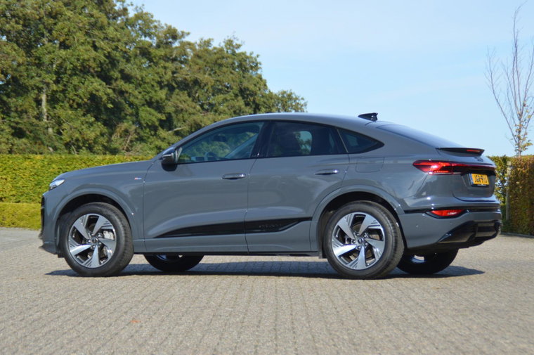 Vehicle Image 48