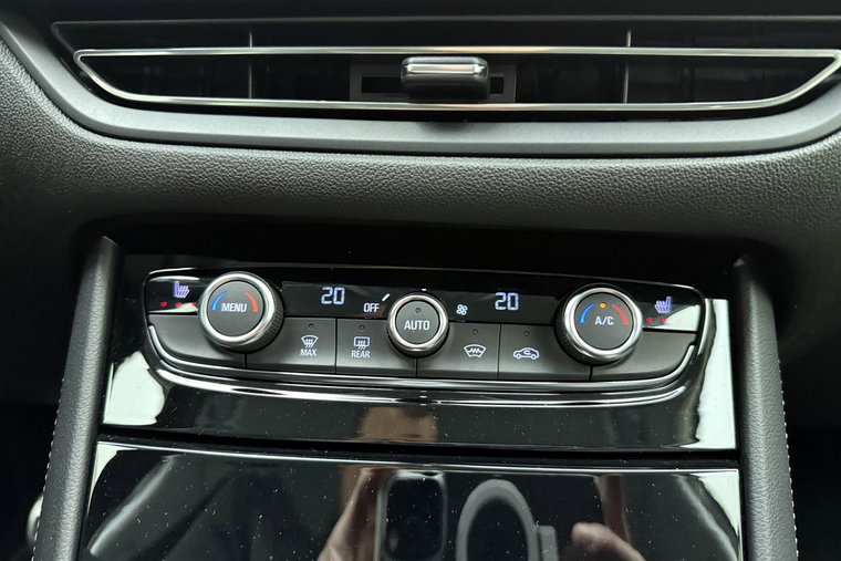 Vehicle Image 26