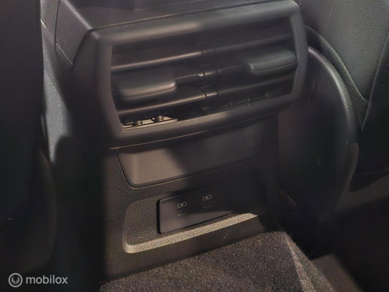 Vehicle Image 42