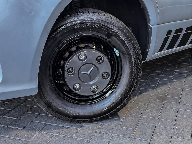 Vehicle Image 31