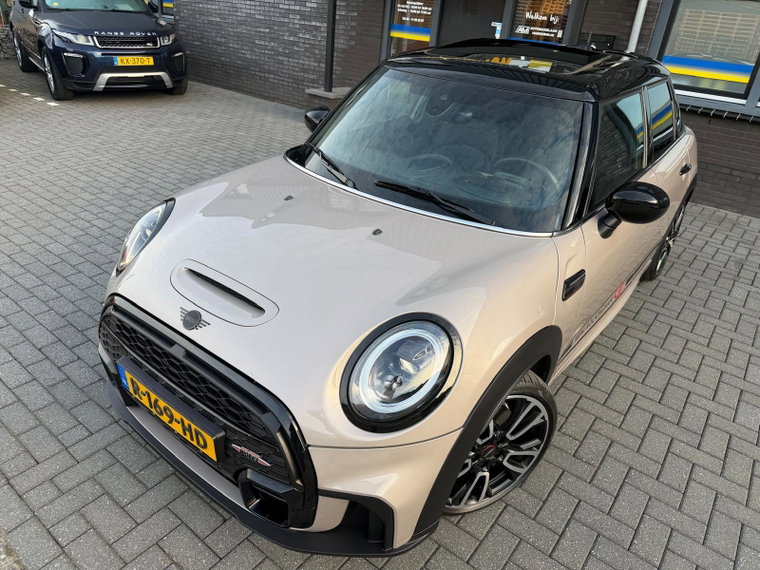 Vehicle Image 18