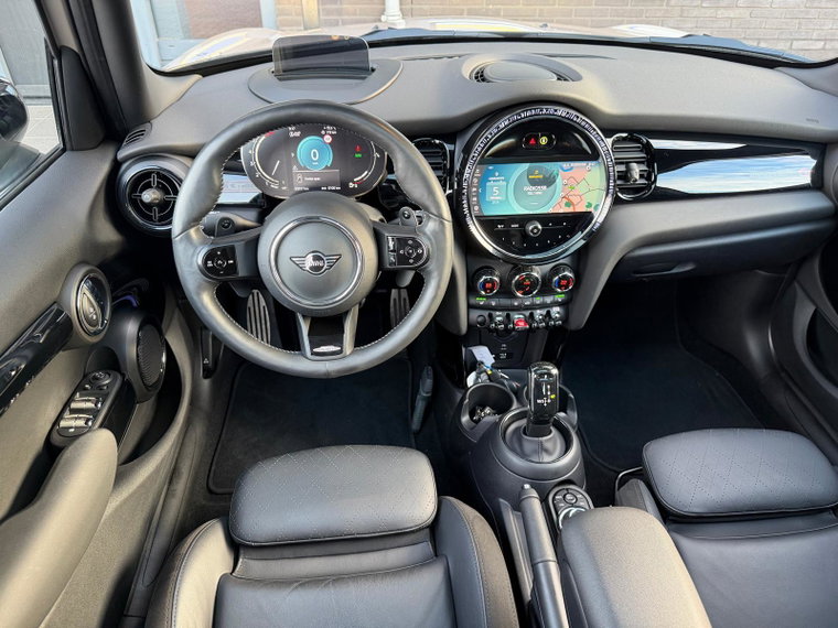 Vehicle Image 22