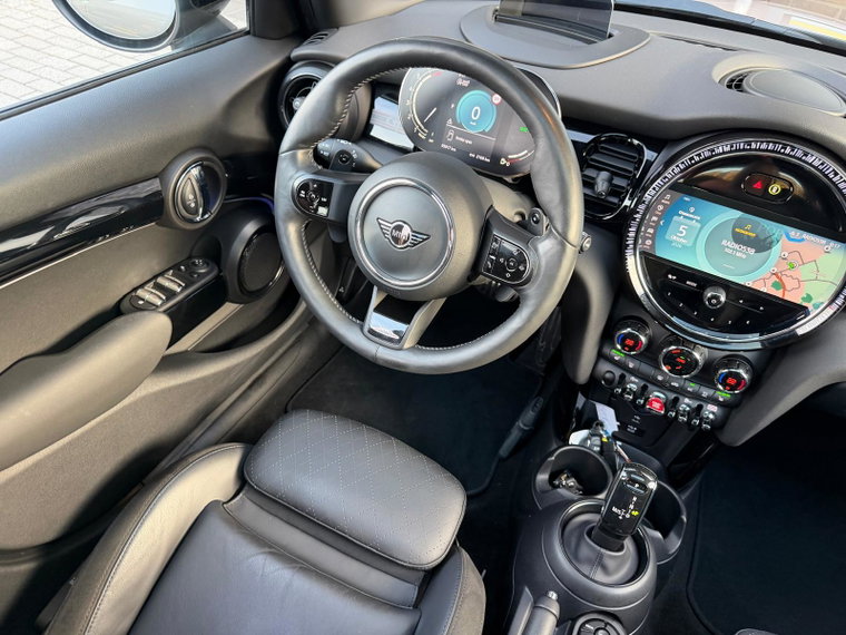 Vehicle Image 27