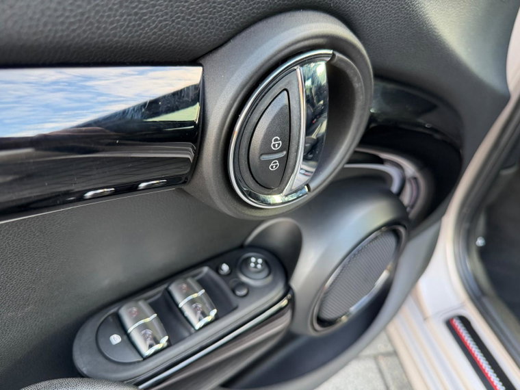 Vehicle Image 39