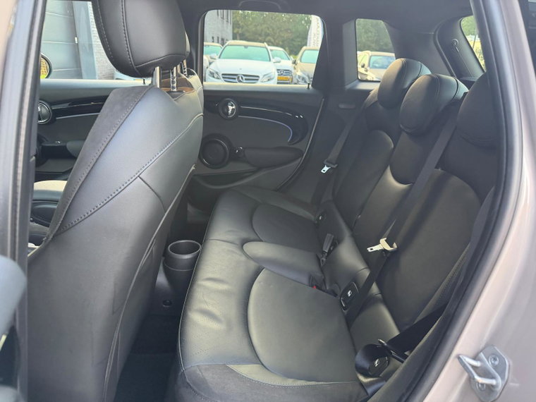 Vehicle Image 41