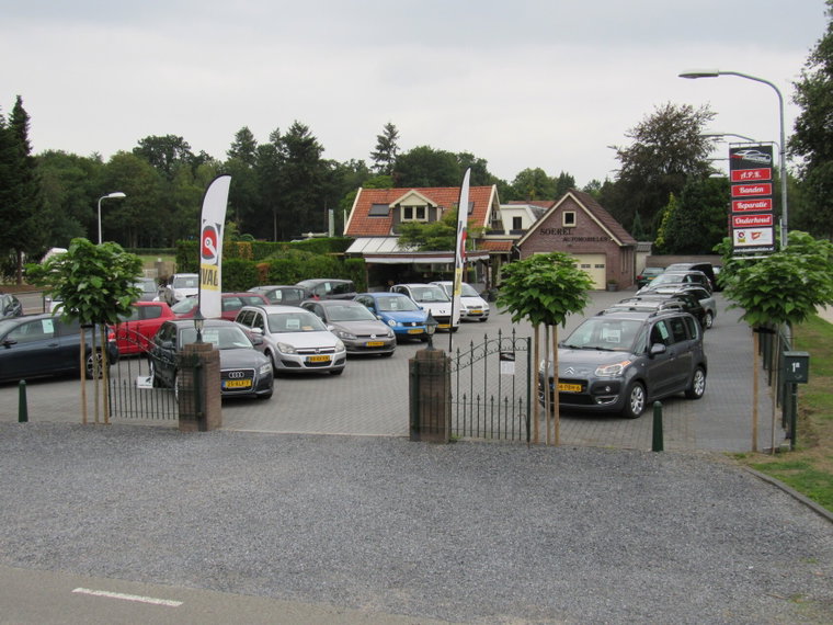 Vehicle Image 9