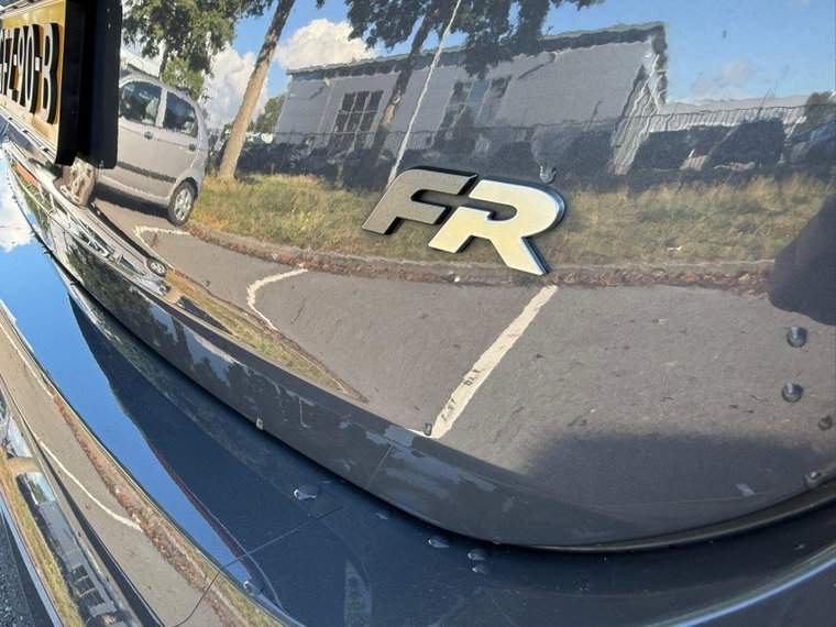 Vehicle Image 35