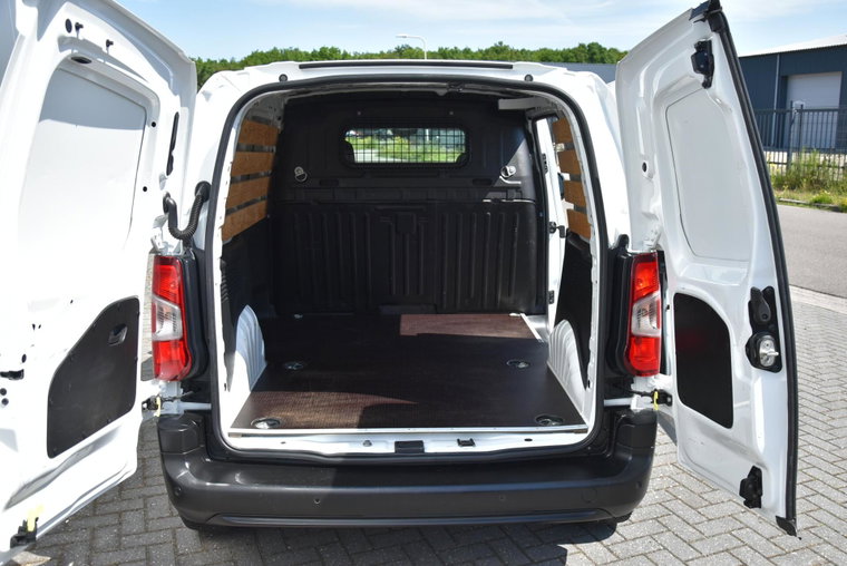Vehicle Image 22
