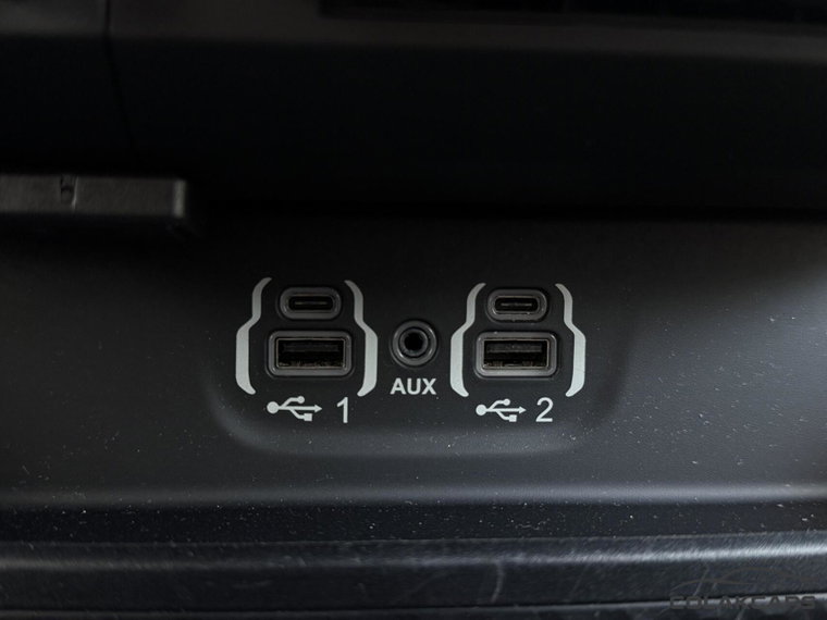 Vehicle Image 35