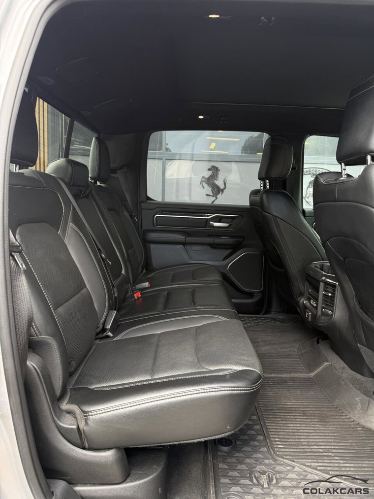 Vehicle Image 38
