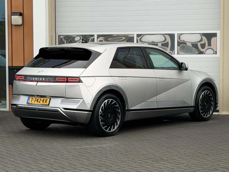 Vehicle Image 26