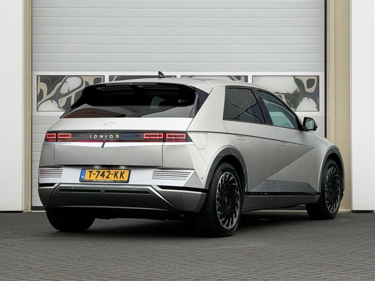 Vehicle Image 28