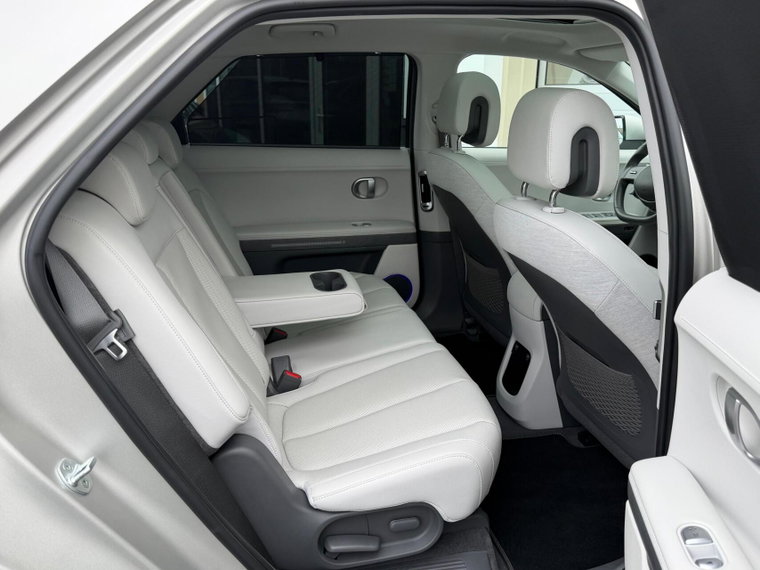 Vehicle Image 31