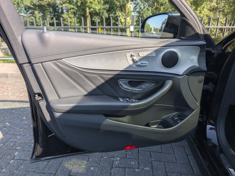 Vehicle Image 27