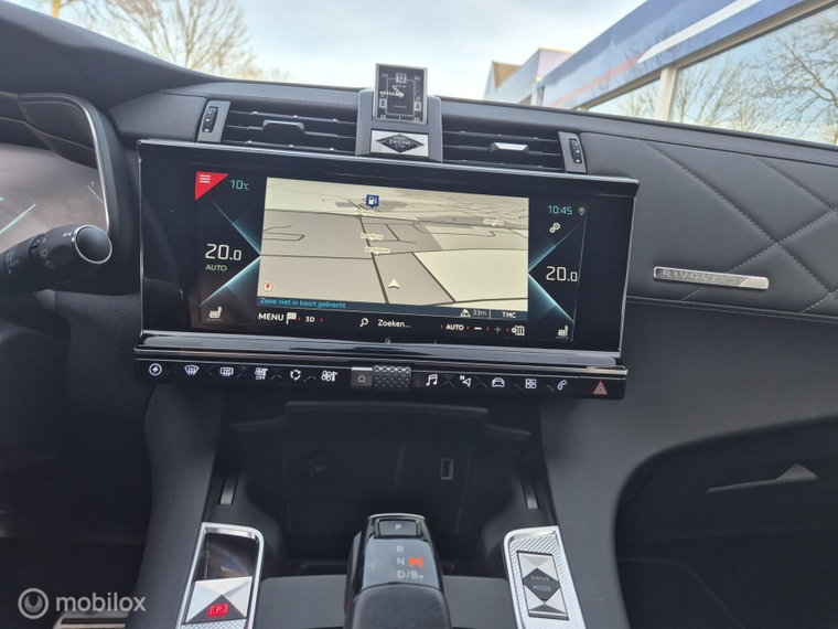 Vehicle Image 25