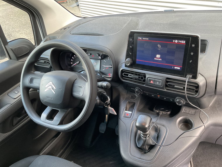 Vehicle Image 13