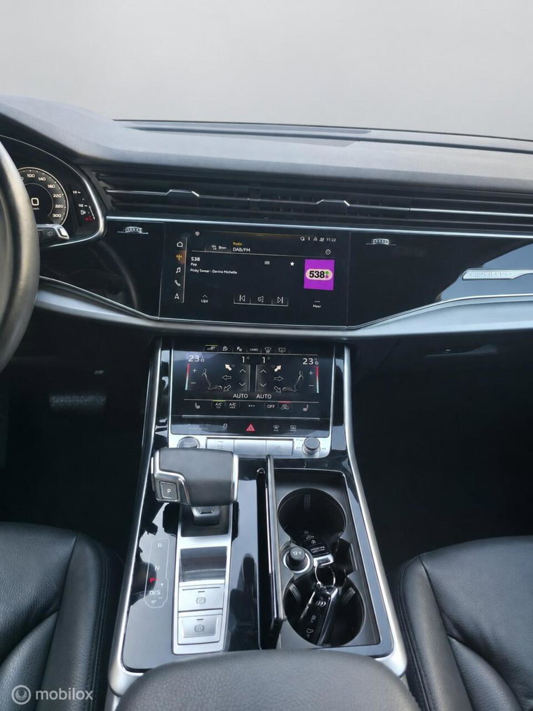 Vehicle Image 22