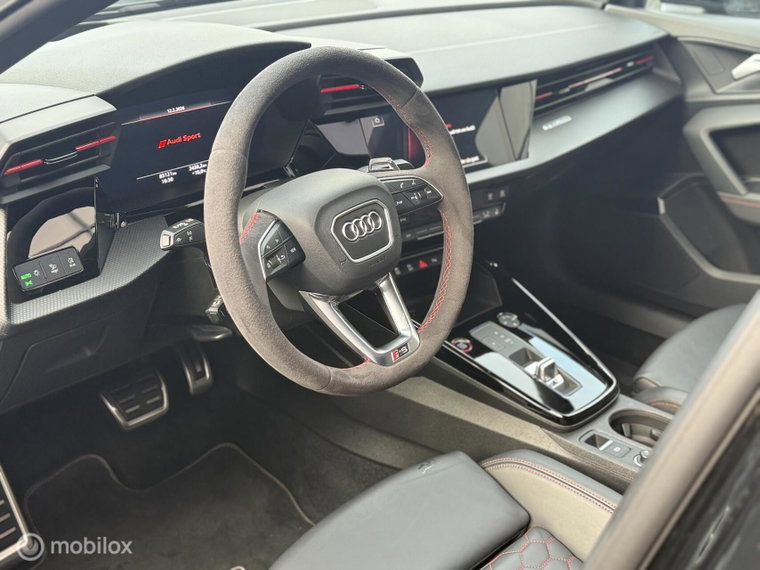 Vehicle Image 40