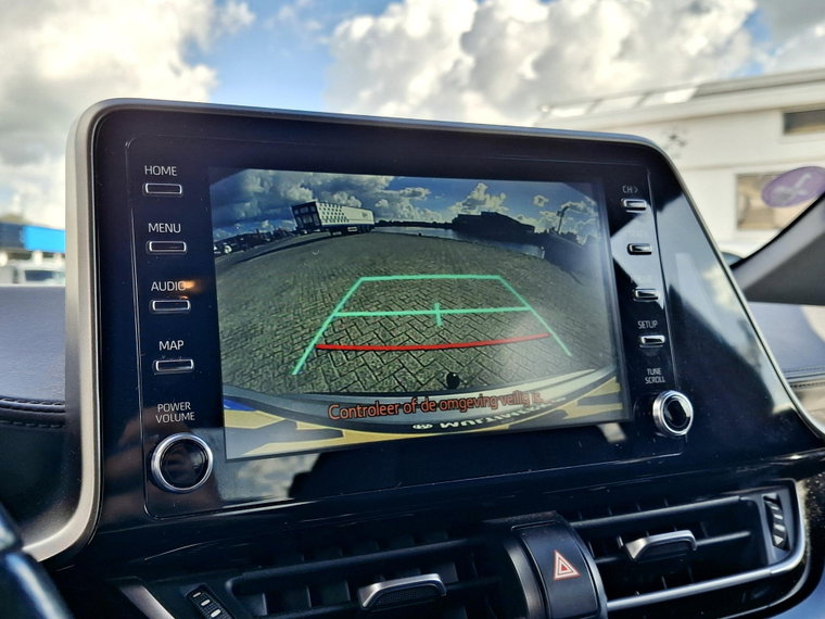 Vehicle Image 25