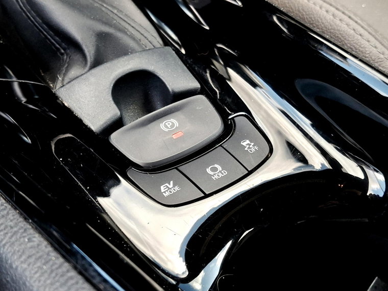 Vehicle Image 32
