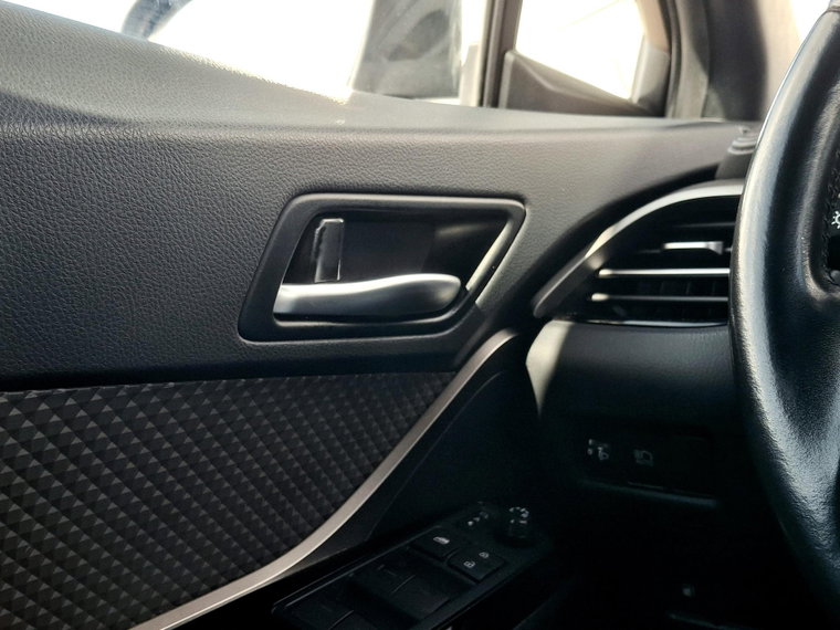 Vehicle Image 33