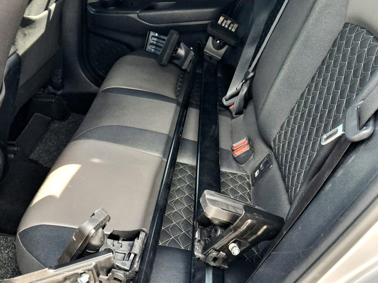 Vehicle Image 37