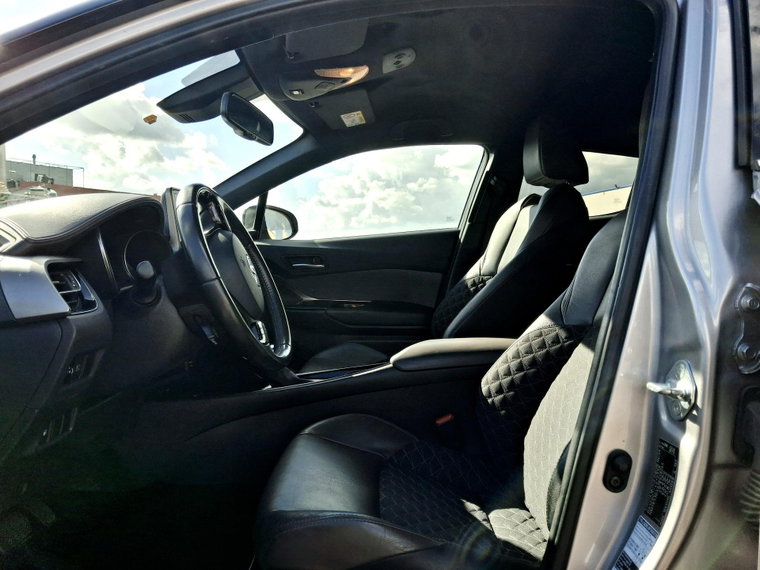 Vehicle Image 38