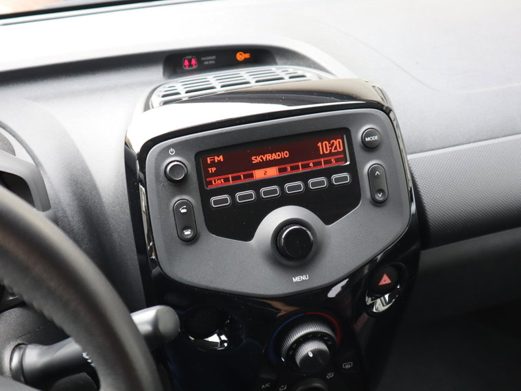 Vehicle Image 13