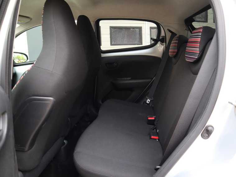 Vehicle Image 17