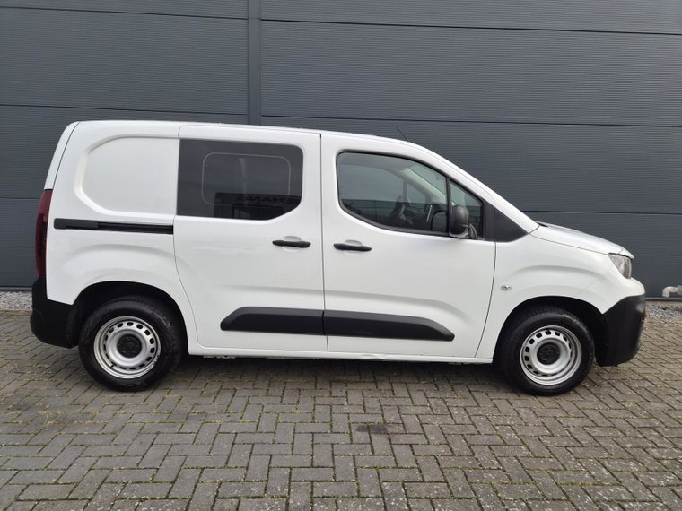 Vehicle Image 22