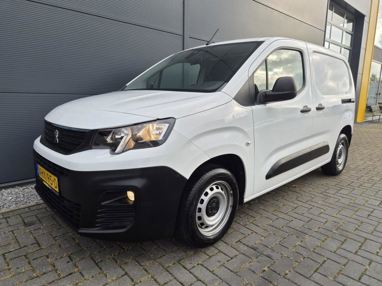 Vehicle Image 28