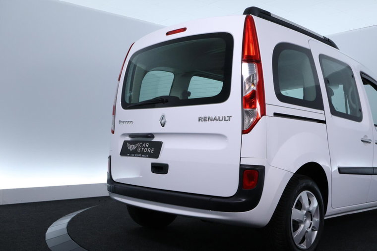 Vehicle Image 32