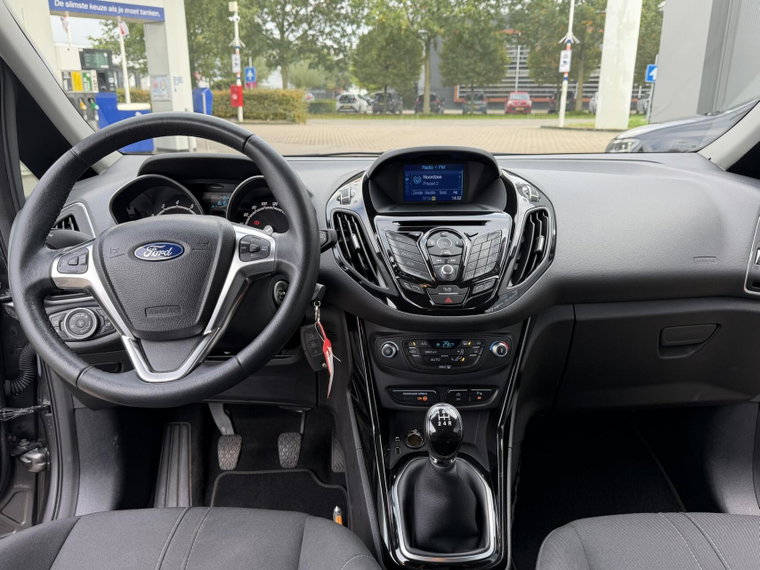 Vehicle Image 21