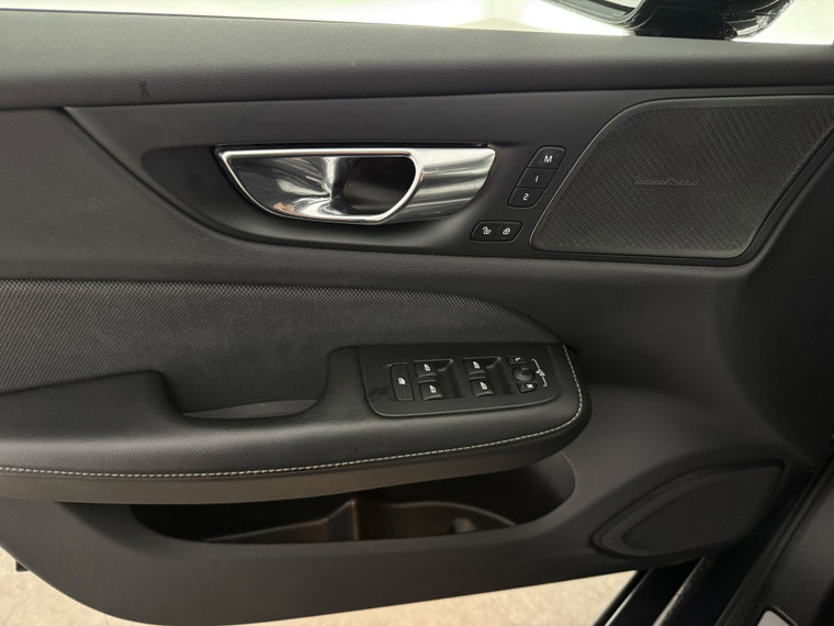 Vehicle Image 42