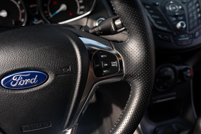 Vehicle Image 12