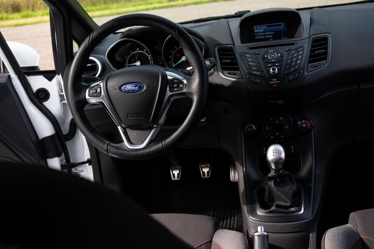 Vehicle Image 14