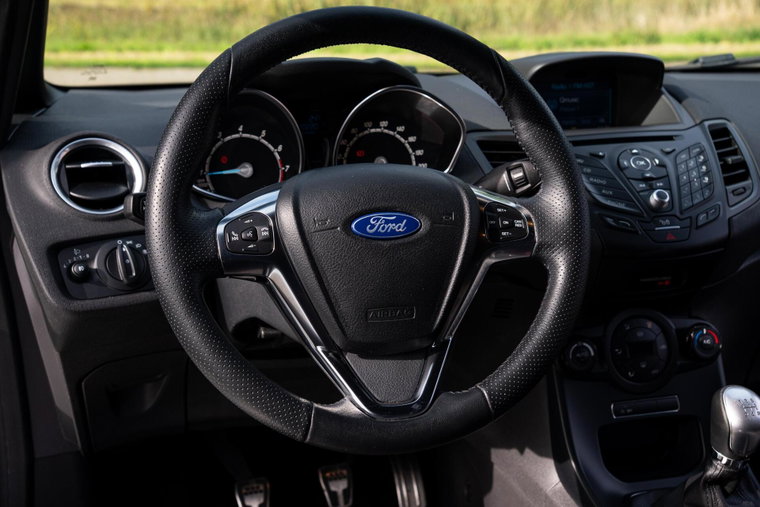 Vehicle Image 11