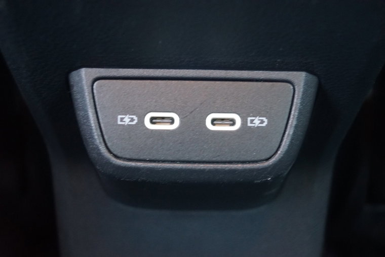 Vehicle Image 33