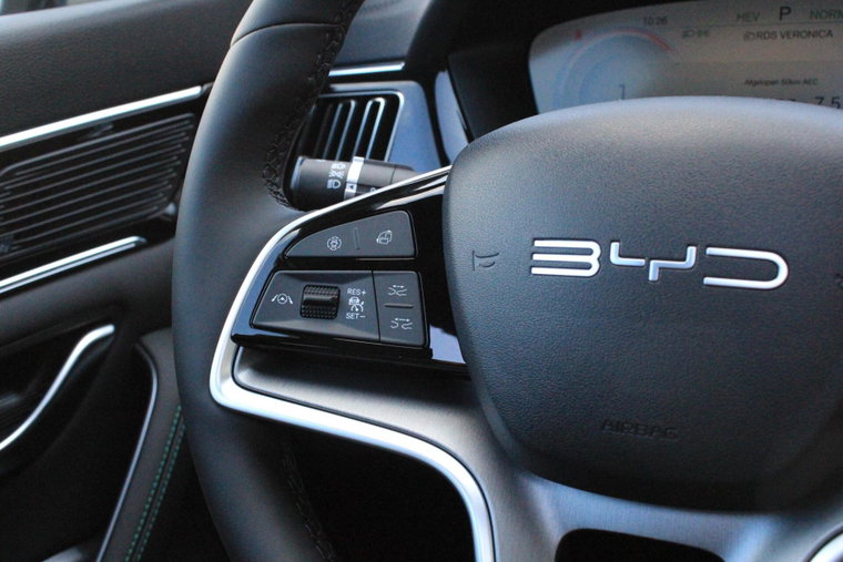 Vehicle Image 25