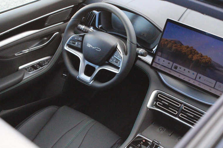 Vehicle Image 8