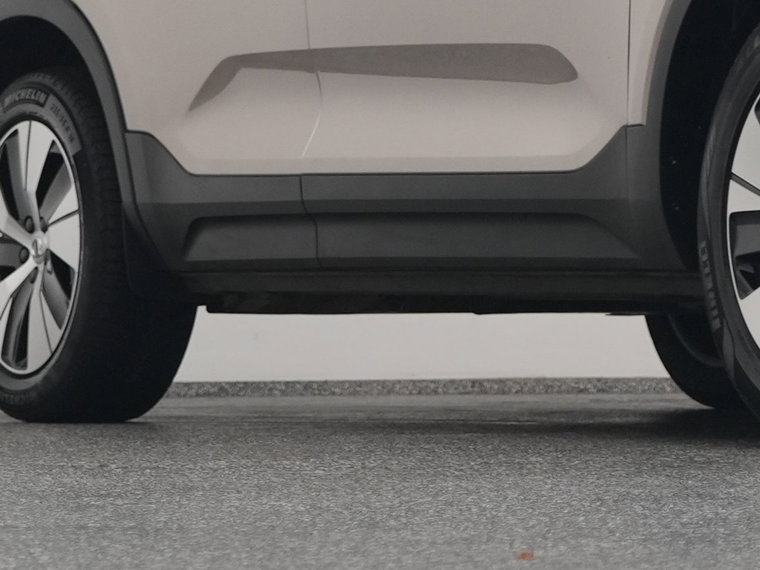 Vehicle Image 38