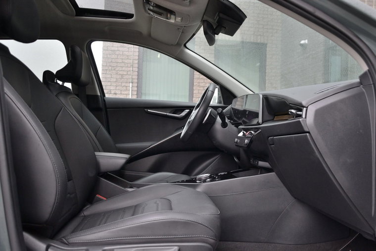 Vehicle Image 11