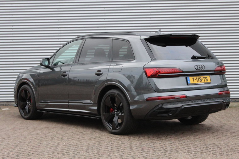 Vehicle Image 7