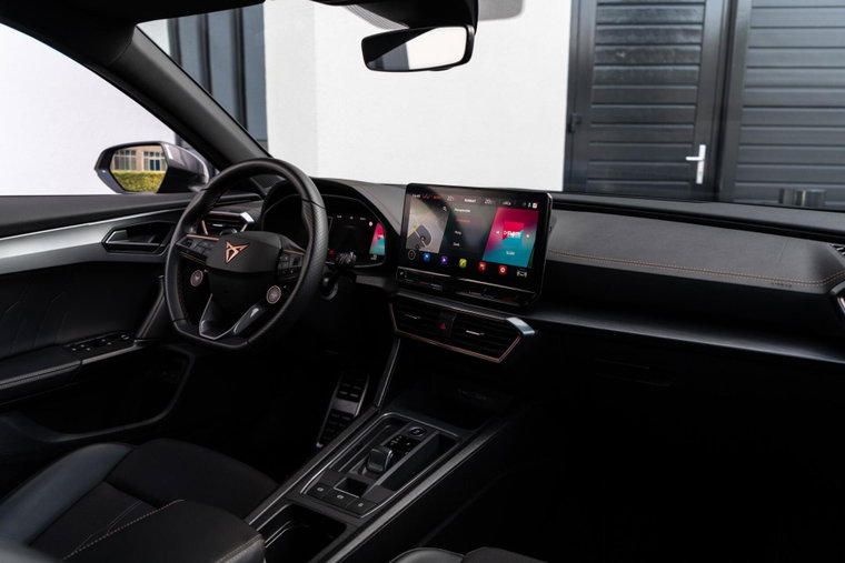 Vehicle Image 12