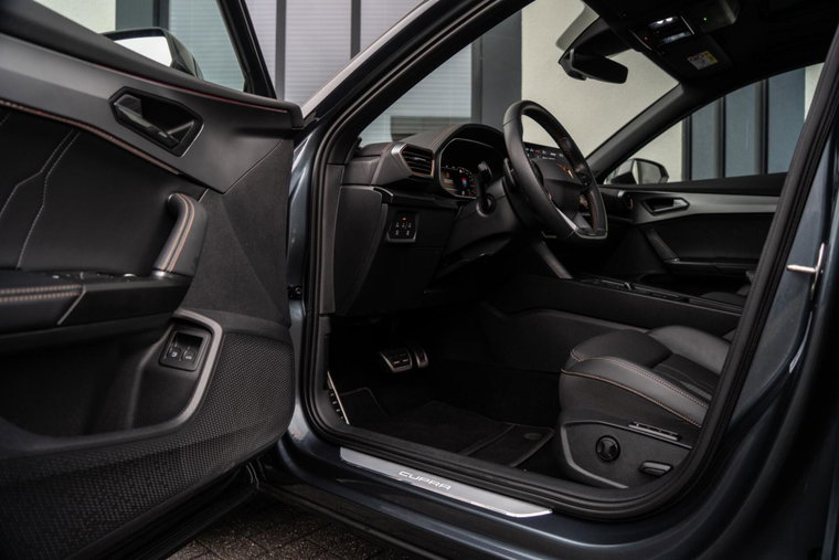 Vehicle Image 9