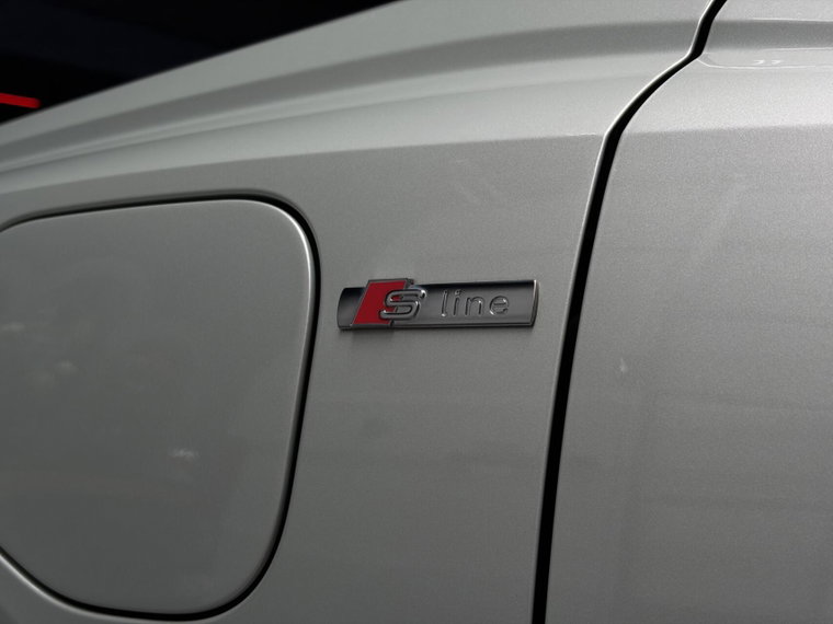 Vehicle Image 42