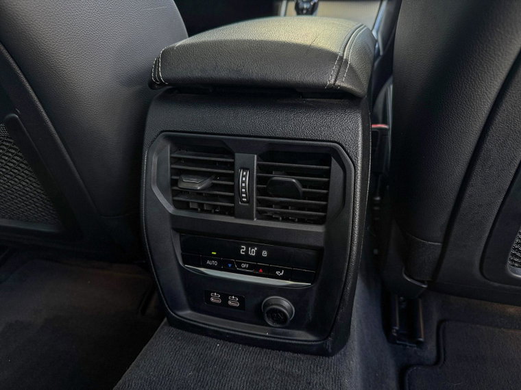 Vehicle Image 27