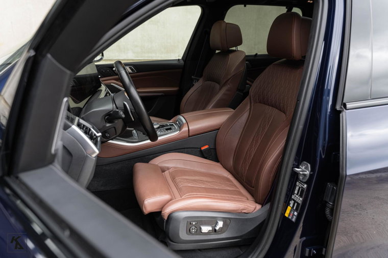 Vehicle Image 37