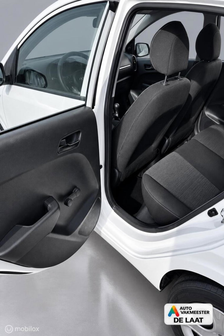 Vehicle Image 21