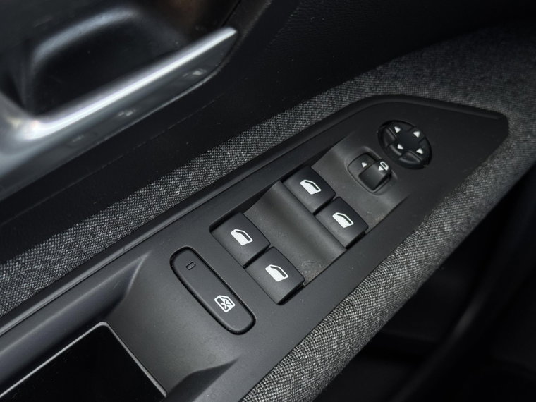 Vehicle Image 26